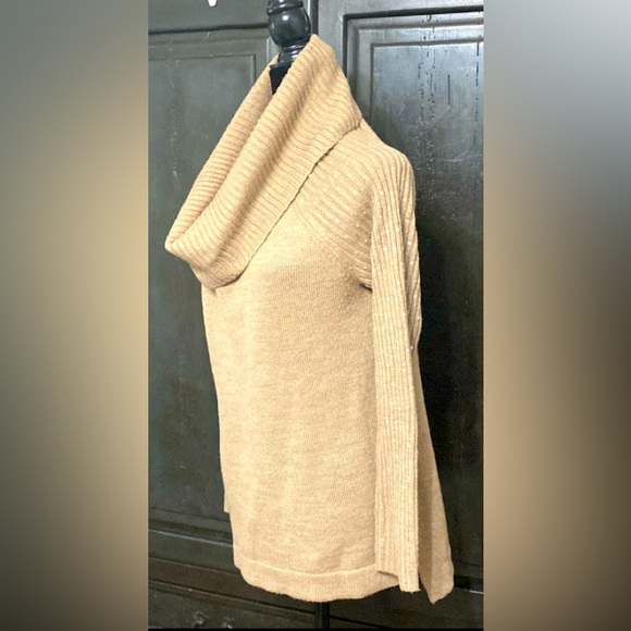Design 365 OS tan sweater w/cowl neckline - Size Medium - Picture 2 of 10